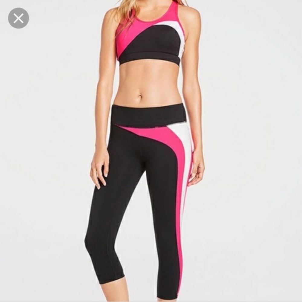 Fabletics Seabert Set Bra + Capri - image 1